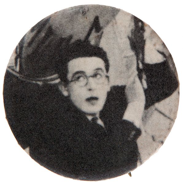 HAROLD LLOYD MOVIE SCENE FROM PERSONALITY BUTTONS: 1960s SET OF 84.