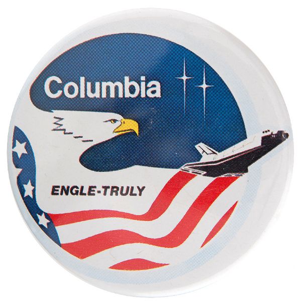 “COLUMBIA / ENGLE-TRULY” BUTTON FOR 1981 SPACE SHUTTLE FLIGHT.