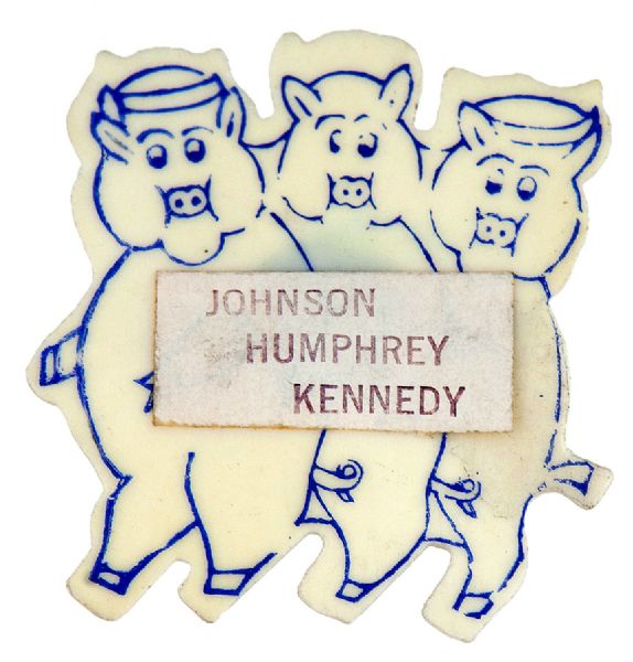 SCARCE ANTI-“JOHNSON / HUMPHREY / KENNEDY” NEW YORK ISSUED 3 PIGS 1964 FIGURAL PLASTIC PIN.