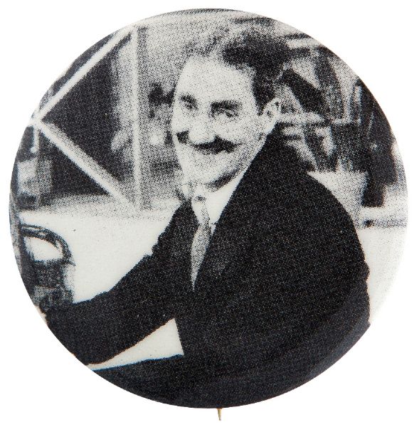 GROUCHO MARX BUTTON FROM 1960s PERSONALITIES SET.