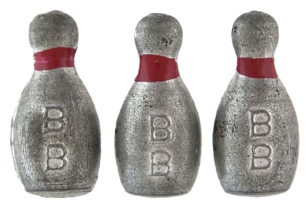 “BB” 1930s STYLE WHITE CAST METAL BOWLING PIN TRIO.