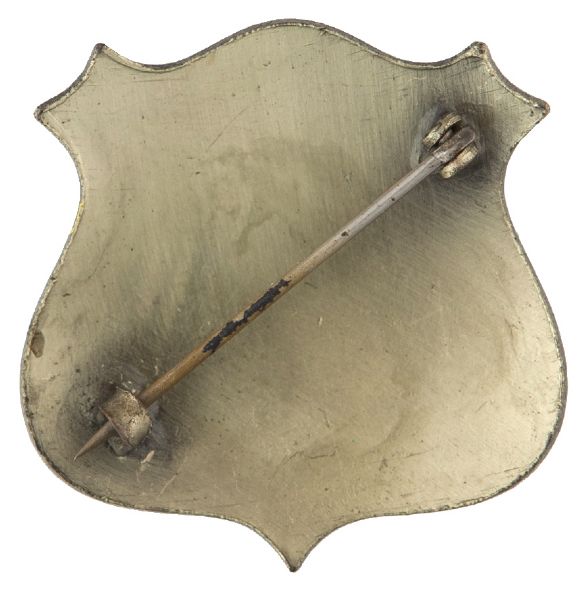 “MT. RAINIER / SEATTLE, WASH” CIRCA 1909 ALASKA – YUKON – PACIFIC EXPOSITION METAL BADGE.