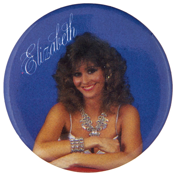 WORLD WRESTLING FEDERATION CELEBRITY “ELIZABETH” BUTTON.